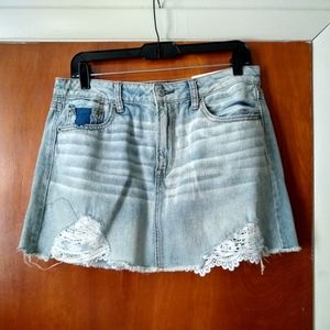 American Eagle Hi-rise Faded Distressed Mini Skirt
